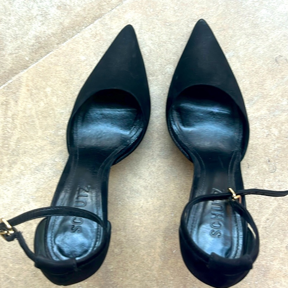 Black suede ankle strap pumps-shutz